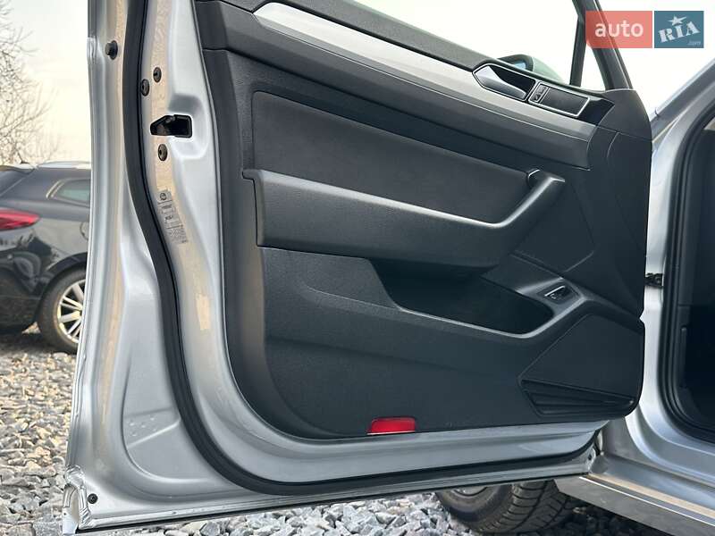 Універсал Volkswagen Passat 2017 в Рівному