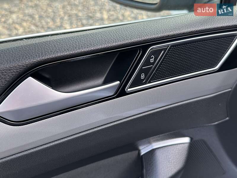 Універсал Volkswagen Passat 2017 в Рівному