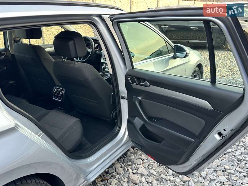 Універсал Volkswagen Passat 2017 в Рівному