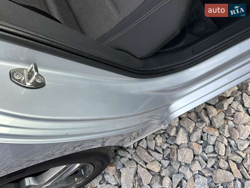 Універсал Volkswagen Passat 2017 в Рівному