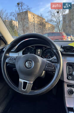 Седан Volkswagen Passat 2011 в 