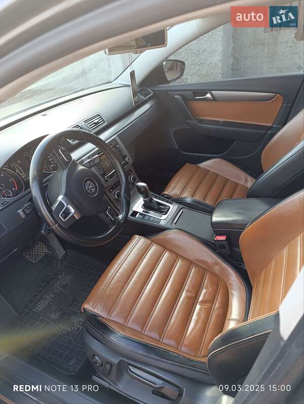 Універсал Volkswagen Passat 2012 в Самборі