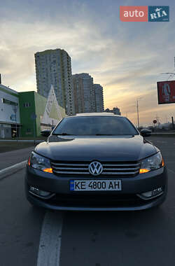 Седан Volkswagen Passat 2013 в Києві