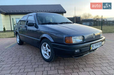 Седан Volkswagen Passat 1989 в Стрию