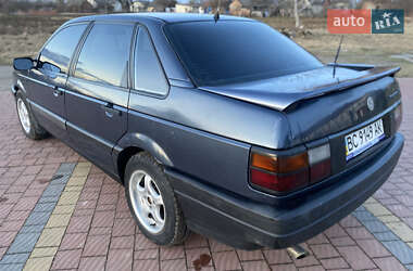 Седан Volkswagen Passat 1989 в Стрию