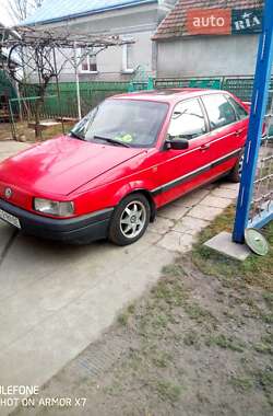 Седан Volkswagen Passat 1992 в Рудки