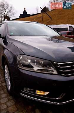 Универсал Volkswagen Passat 2011 в Яремче