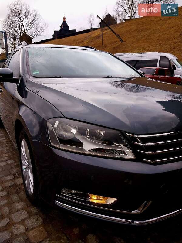 Універсал Volkswagen Passat 2011 в Яремчі