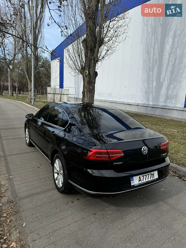 Седан Volkswagen Passat 2017 в Киеве
