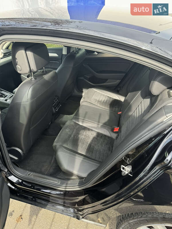 Седан Volkswagen Passat 2017 в Киеве