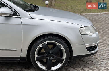 Седан Volkswagen Passat 2006 в Старокостянтинові