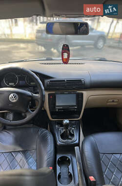 Седан Volkswagen Passat 2001 в Ромнах