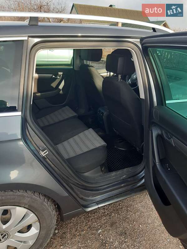 Универсал Volkswagen Passat 2011 в Ровно