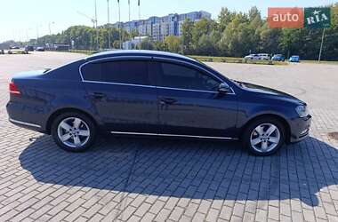 Седан Volkswagen Passat 2014 в Львове