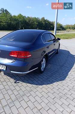 Седан Volkswagen Passat 2014 в Львове