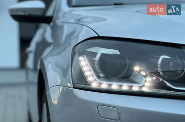 Универсал Volkswagen Passat 2012 в 