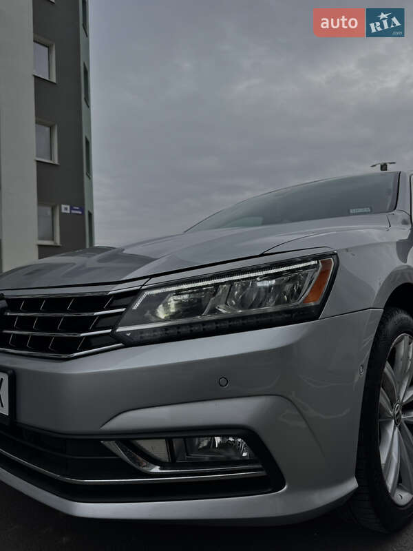 Седан Volkswagen Passat 2018 в Києві