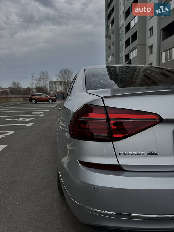 Седан Volkswagen Passat 2018 в Києві