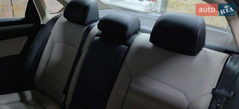 Седан Volkswagen Passat 2014 в Шепетівці