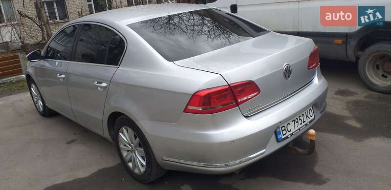 Седан Volkswagen Passat 2013 в Хмельницькому