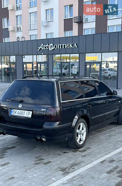 Универсал Volkswagen Passat 2001 в Ровно