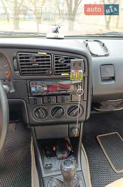 Седан Volkswagen Passat 1992 в 
