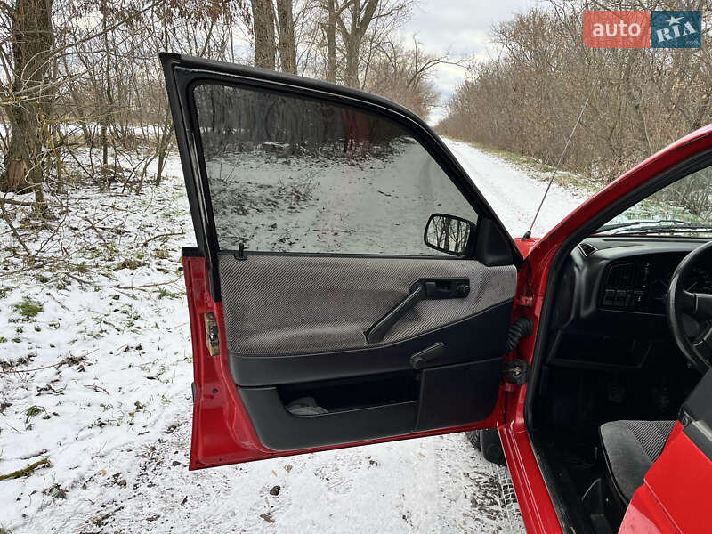 Седан Volkswagen Passat 1989 в Києві