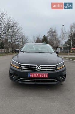 Седан Volkswagen Passat 2017 в 