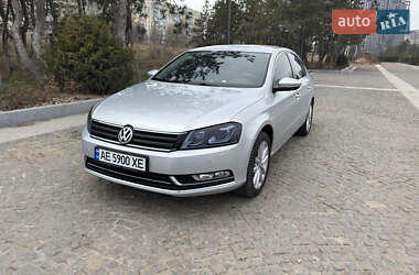 Седан Volkswagen Passat 2014 в Дніпрі