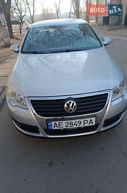 Седан Volkswagen Passat 2006 в Каменском