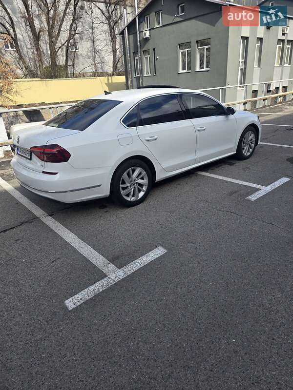Седан Volkswagen Passat 2017 в Киеве фото 5 Седан Volkswagen Passat 2017 в Киеве