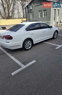 Седан Volkswagen Passat 2017 в 