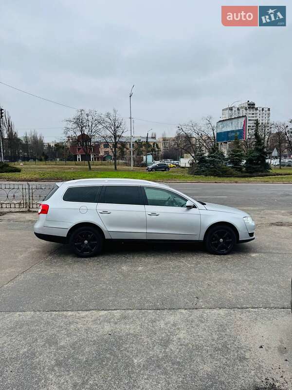 Універсал Volkswagen Passat 2010 в 
