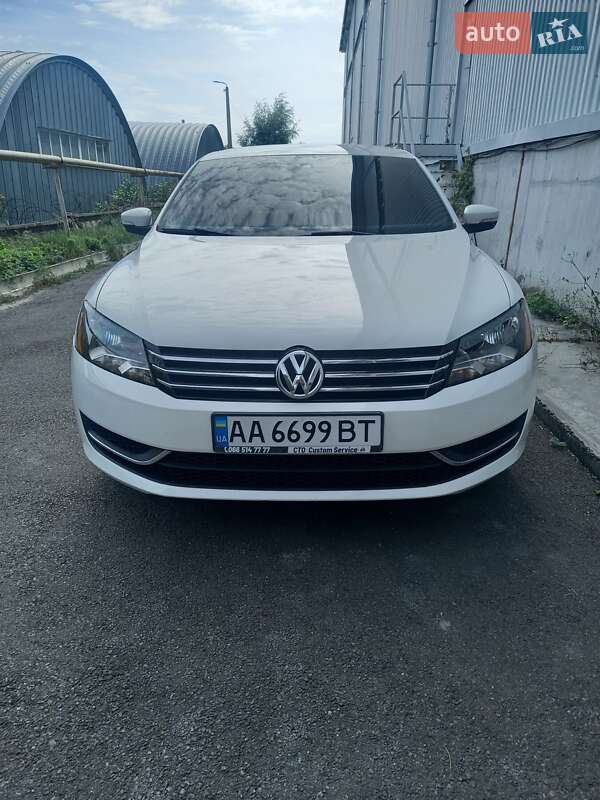 Седан Volkswagen Passat 2013 в Киеве