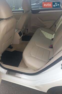 Седан Volkswagen Passat 2013 в 