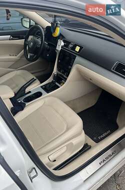 Седан Volkswagen Passat 2013 в 