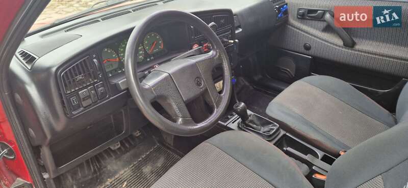 Седан Volkswagen Passat 1993 в Білогір'ї