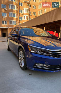 Седан Volkswagen Passat 2017 в 