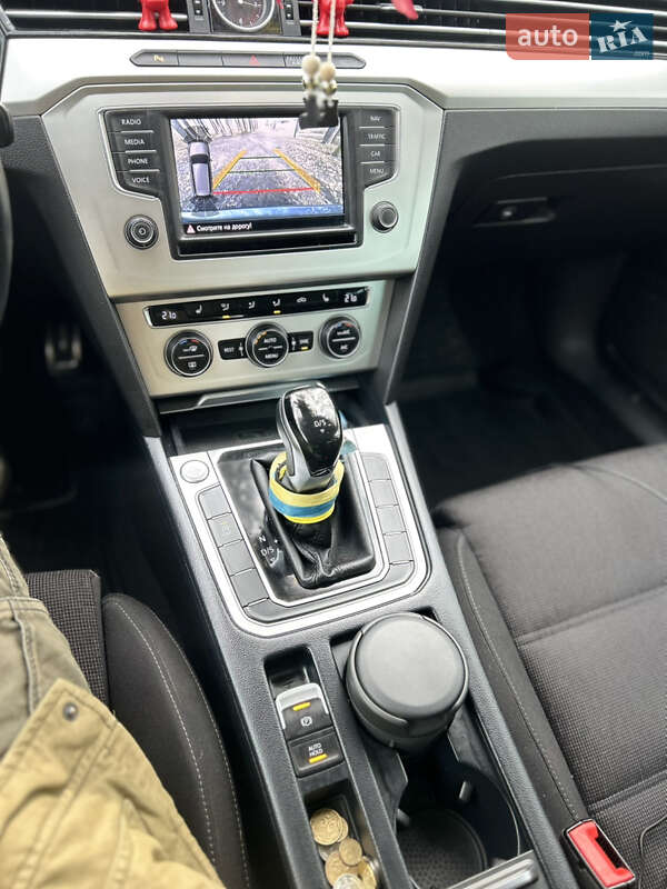 Універсал Volkswagen Passat 2015 в Харкові