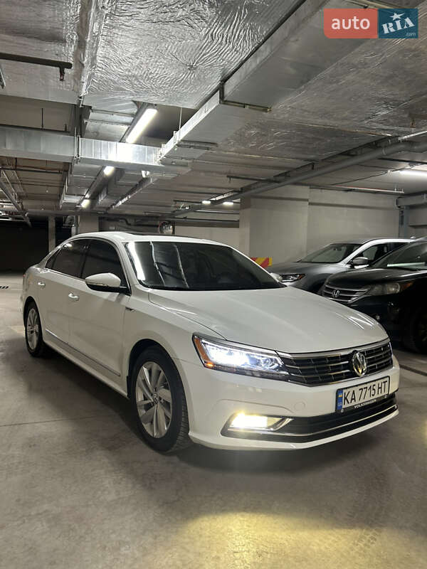 Седан Volkswagen Passat 2018 в Києві