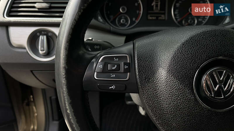 Седан Volkswagen Passat 2014 в Одесі