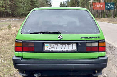Універсал Volkswagen Passat 1992 в 