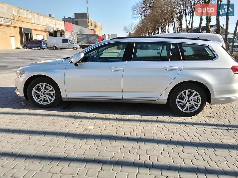 Універсал Volkswagen Passat 2019 в Львові