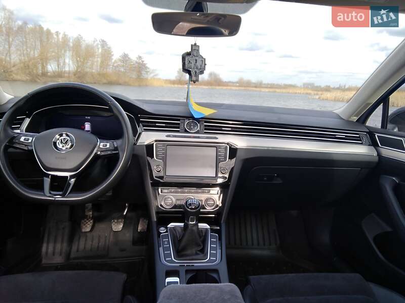 Универсал Volkswagen Passat 2015 в Хмельницком