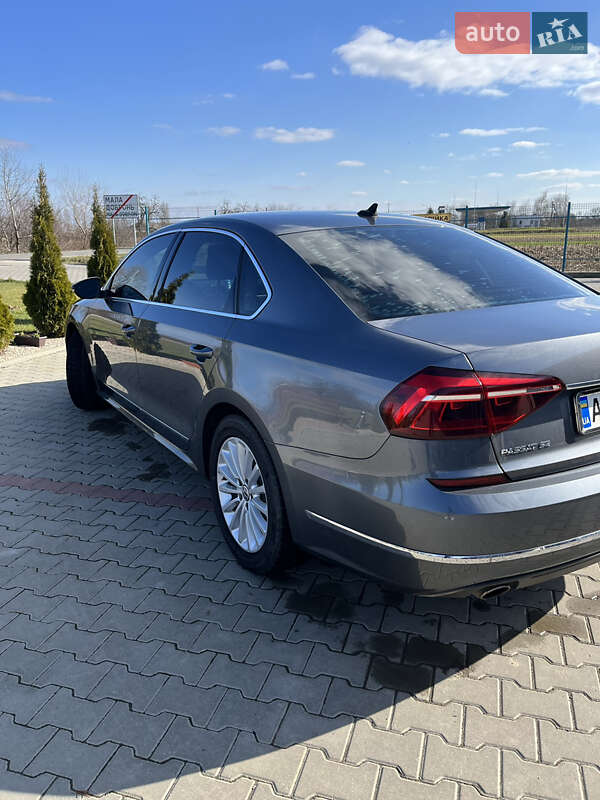Седан Volkswagen Passat 2017 в Ужгороде