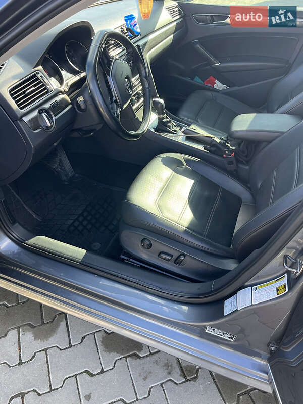 Седан Volkswagen Passat 2017 в Ужгороде