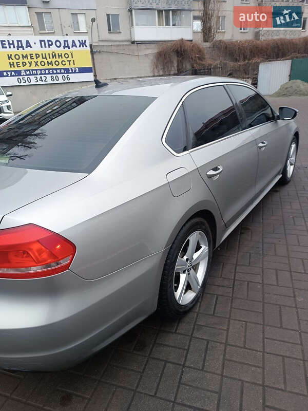 Седан Volkswagen Passat 2012 в Павлограді
