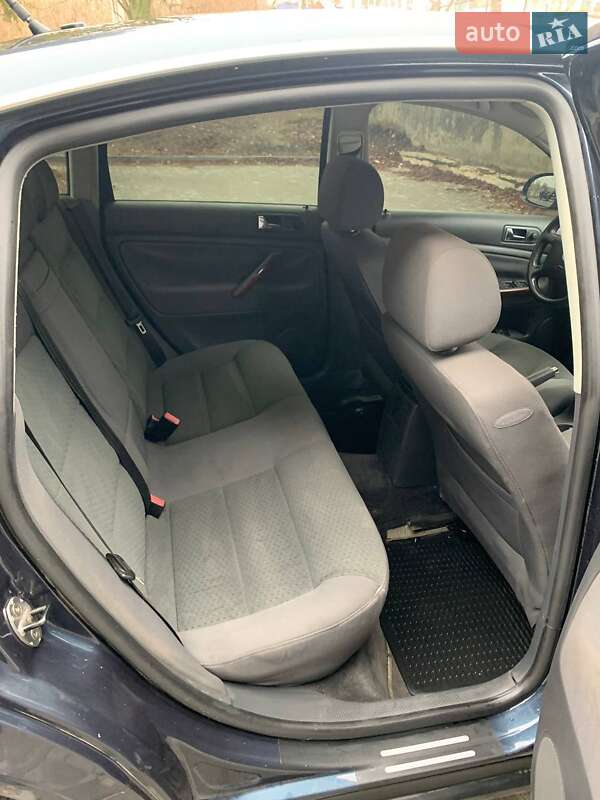 Седан Volkswagen Passat 2004 в Фастове