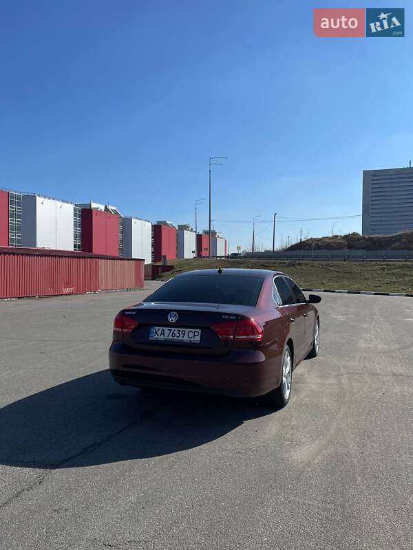 Седан Volkswagen Passat 2012 в Києві