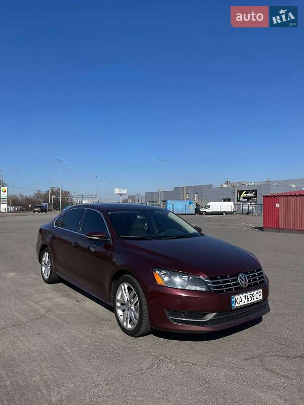 Седан Volkswagen Passat 2012 в Києві